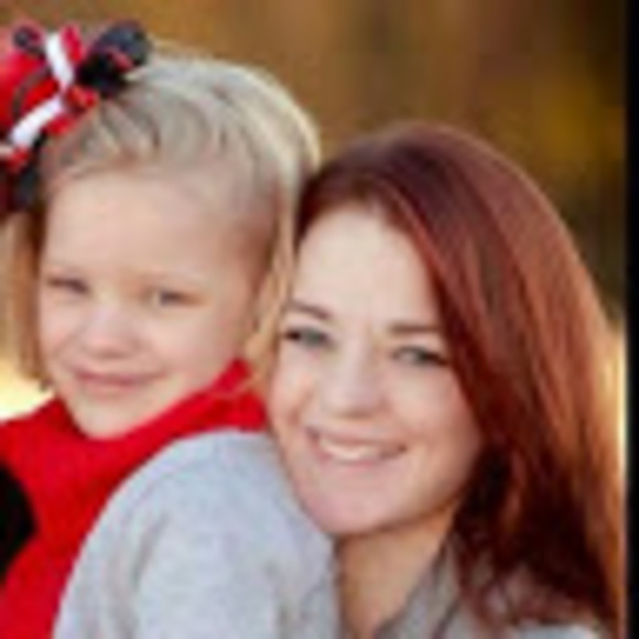 Meet your Posher, Sandy - Picture 1 of 1